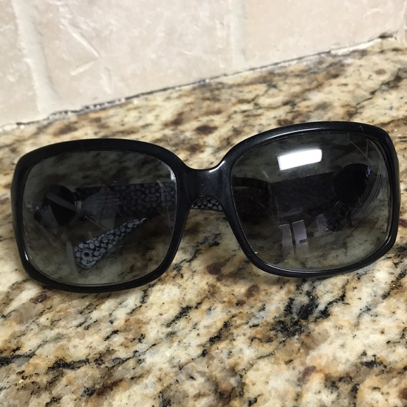 Coach Accessories - Coach “Belle” Sunglasses